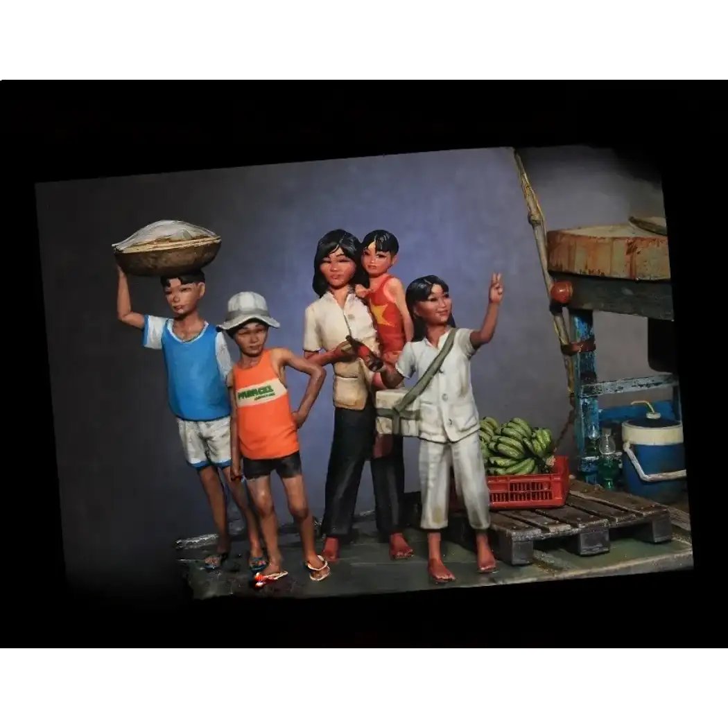 1/35 5pcs Resin Model Kit Vietnam War Civilian Women and Children Unpainted