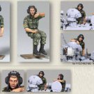1/35 2pcs Resin Model Kit Modern Russian Soldier Tank Crew Unpainted