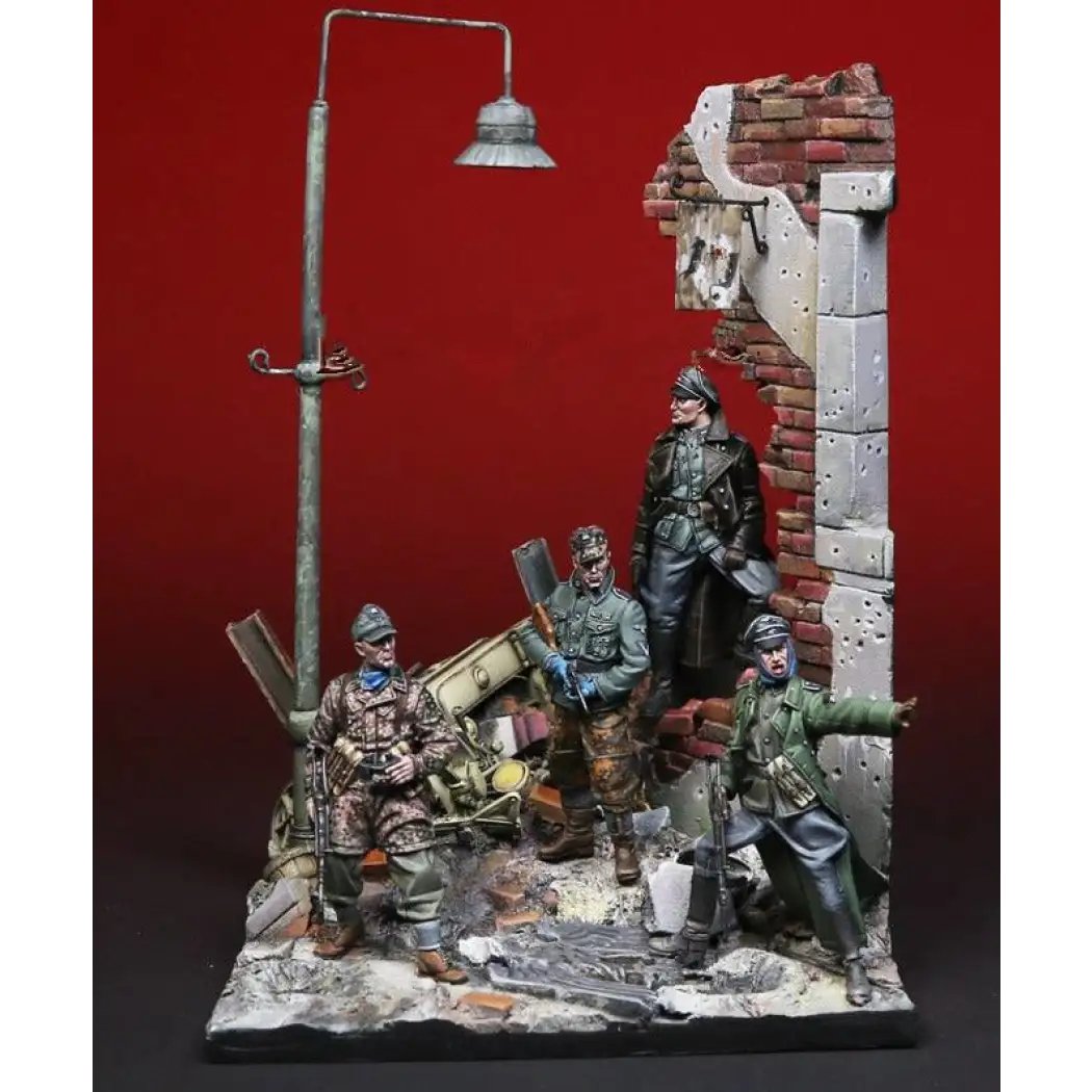 1/35 4pcs Resin Model Kit German Soldiers Berlin 1945 with base WW2 Unpainted