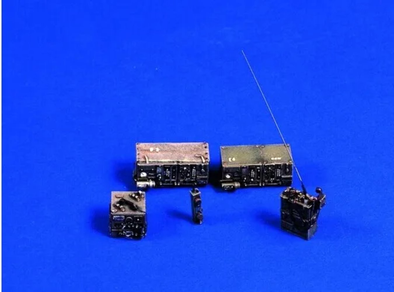 1/35 Resin Model Kit Manufacturing Scene Model U.S. Radio Accessories Unpainted