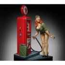 1/35 Resin Model Kit US Army Beautiful Girl Refueler Pin Up WW2 Unpainted