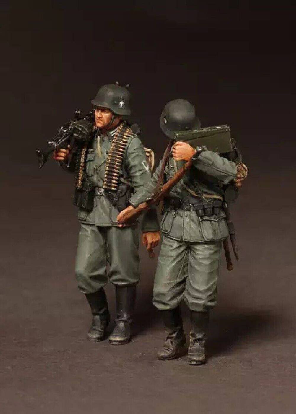 1/35 2pcs Resin Model Kit German Soldiers Infantry Gunners WW2 Unpainted