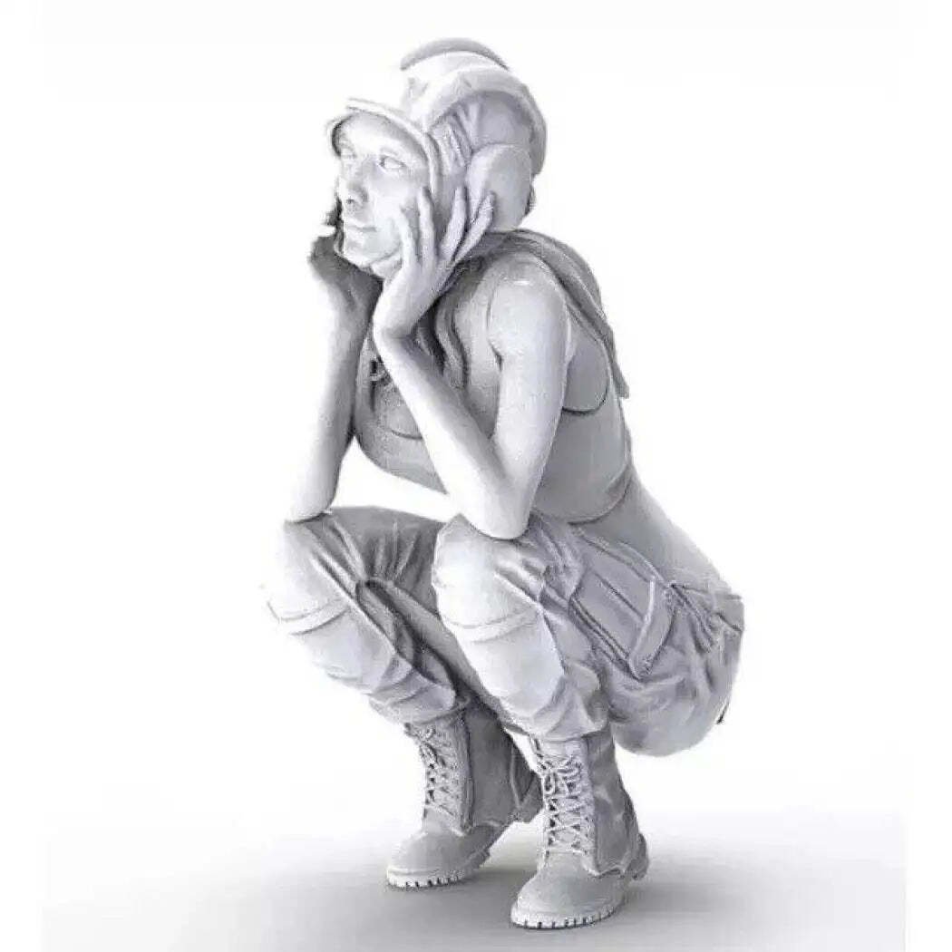 1/20 Resin Model Kit Modern Beautiful Girl in a Tank Helmet Unpainted