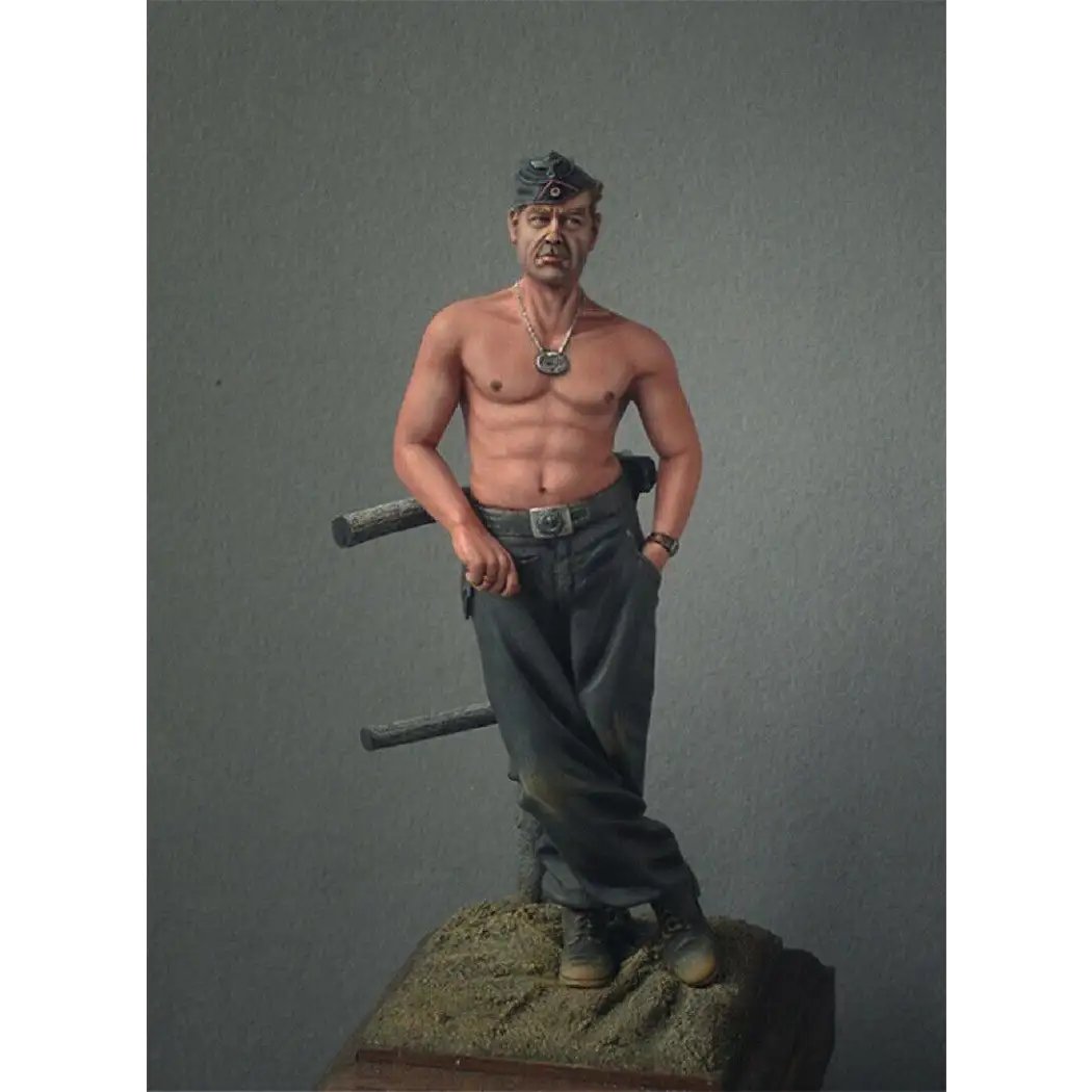 1/16 Resin Model Kit German Soldier Tank Crew Tanker Tankman WW2 Unpainted