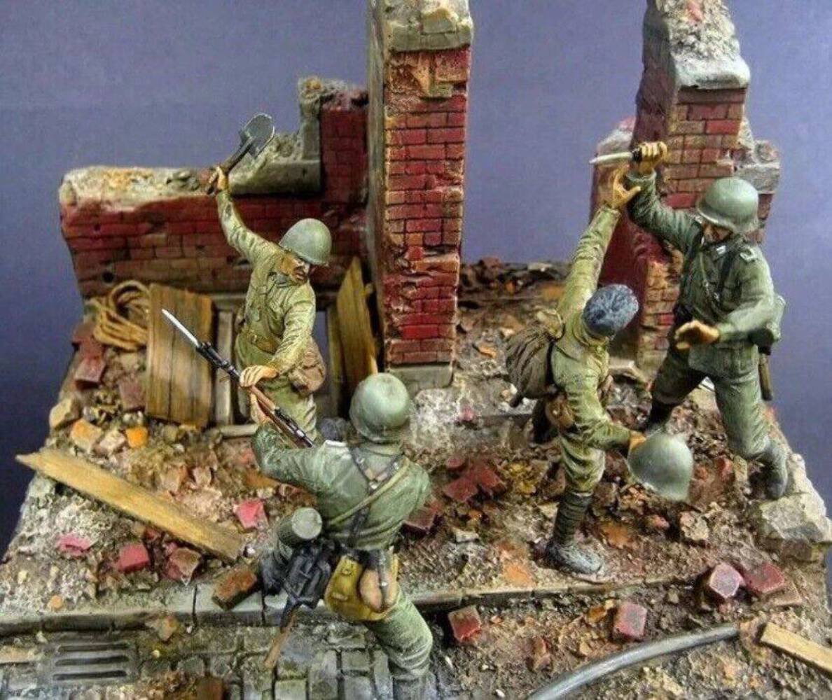 1/35 4pcs Resin Model Kit Soviet & German Soldiers Battle no base WW2 Unpainted
