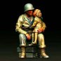 1/16 Resin Model Kit US Army Soldier and Girl Daughter WW2 Unpainted