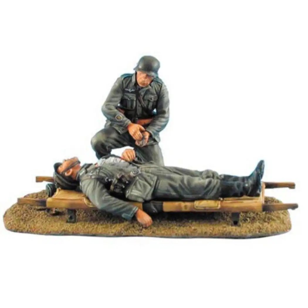 1/35 2pcs Resin Model Kit German Soldiers Wounded on Stretcher WW2 Unpainted