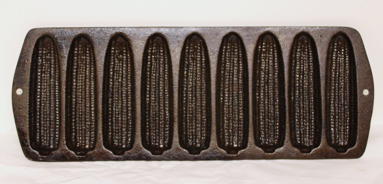 Lodge? Cast Iron 9 Corn Cob Stick Corn Bread Pan Mold