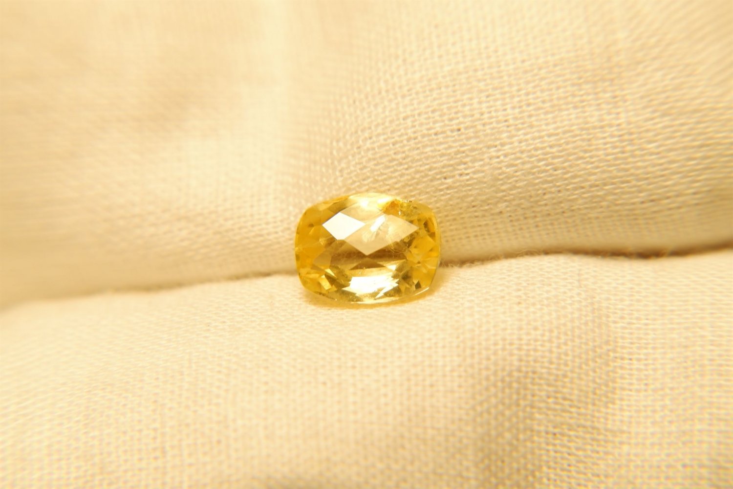 1.82 ct IGL Strong Gold/Yellow Sapphire, unheated, GIA premium handcrafted checkerboard table, recta