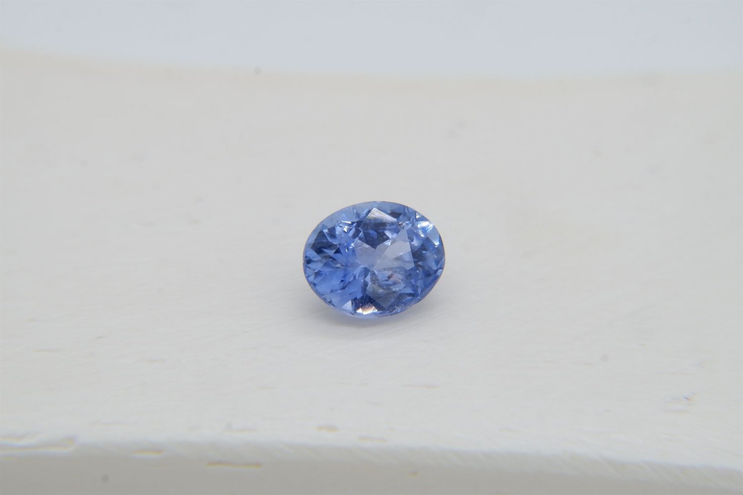 1.535 ct IGL Vivid Cornflower Blue premium handcut Sapphire premium handcrafted oval cut freehand ch