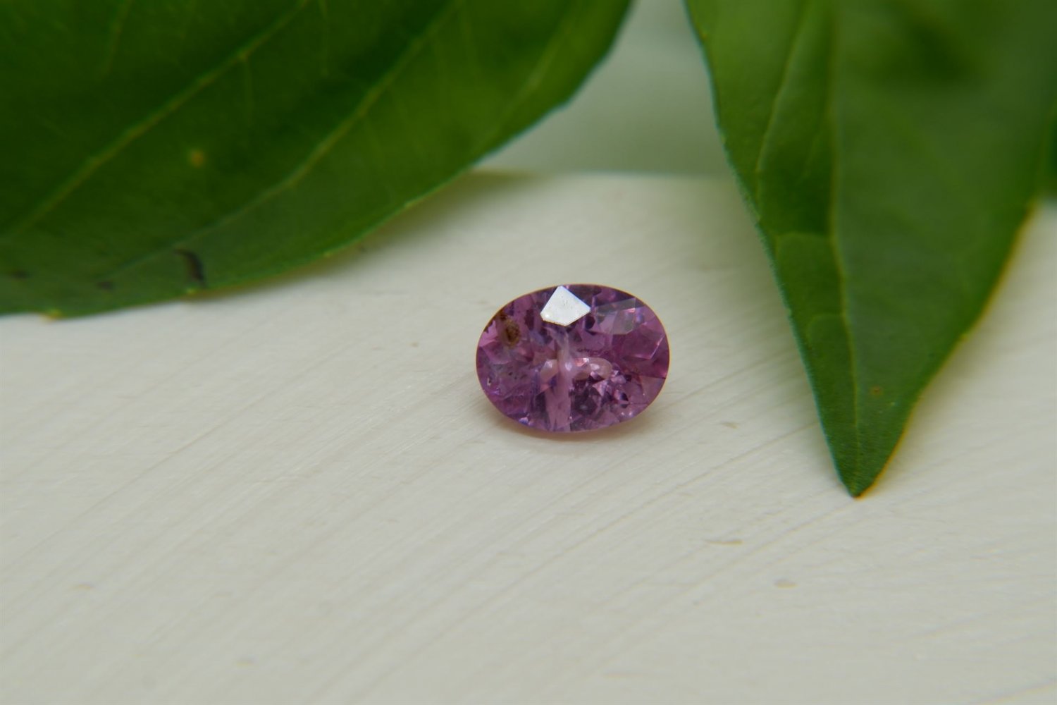 1 ct  purplish-Violet Sapphire, handcrafted cut premium handcrafted oval cut with lustrous finish Sr