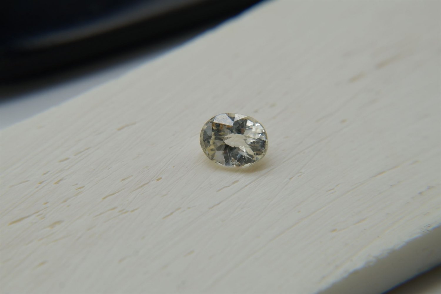 1.05 ct  Pastel Yellow Sapphire, handcrafted design cut premium handcrafted oval cut with lustrous f