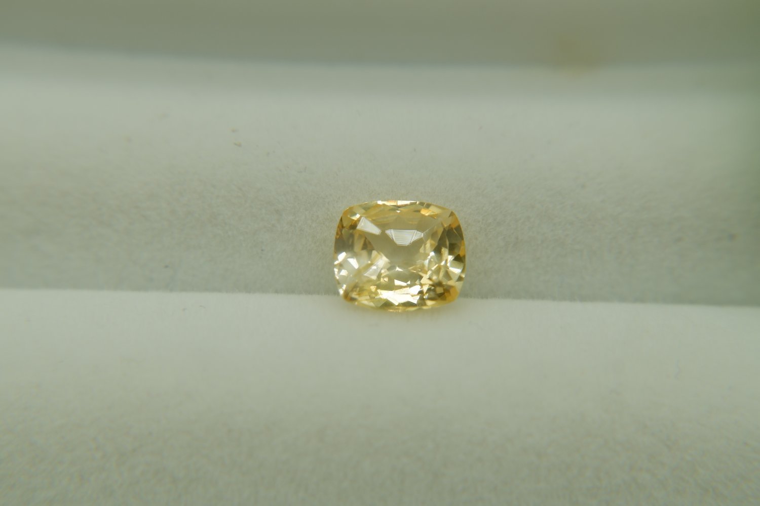  Lemon Yellow Sapphire, handcrafted design cut premium handcrafted rectangular cut with lustrous fin