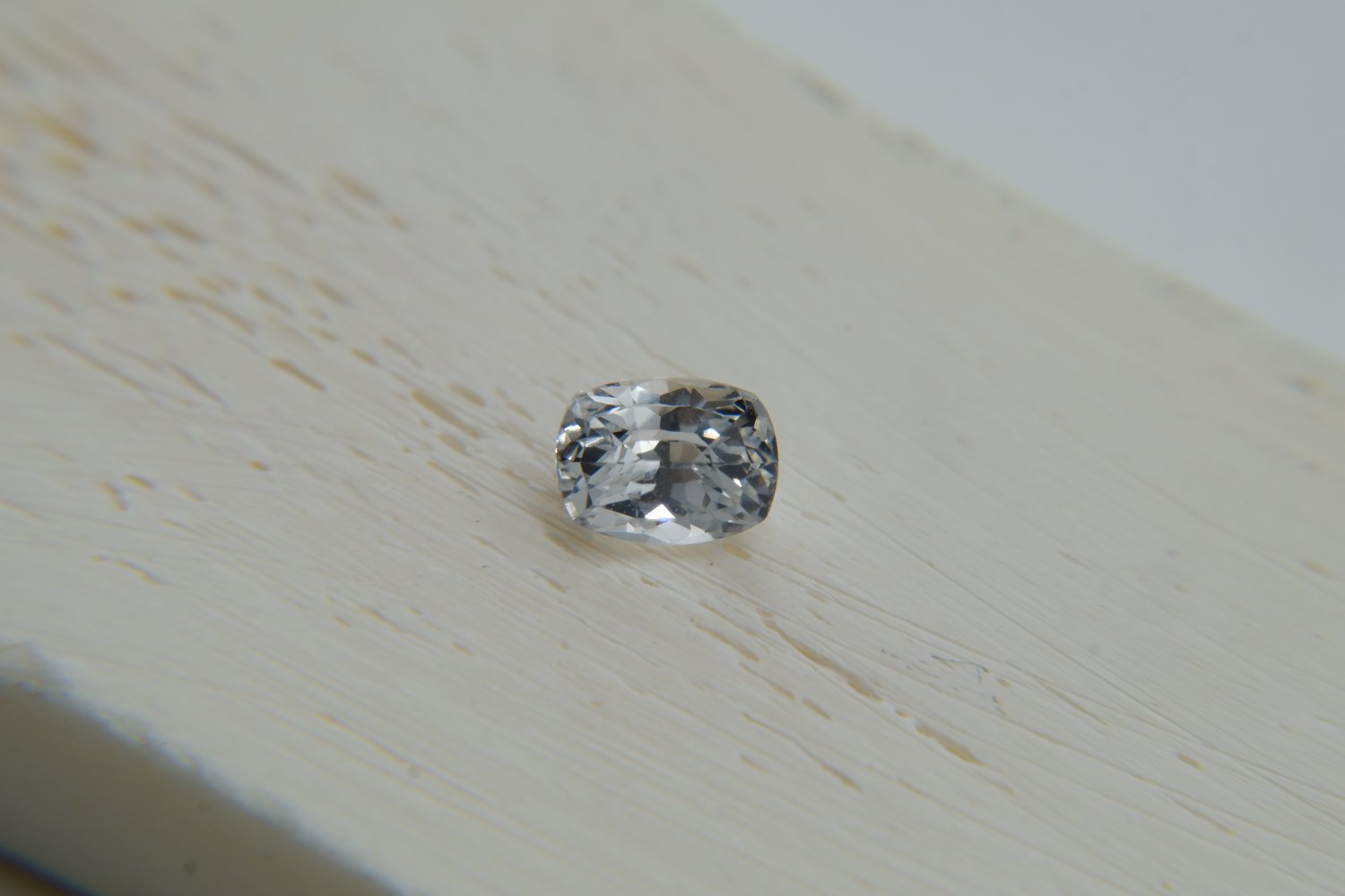  PREMIUM: Vivid Crisp White Sapphire, diamond like premium handcrafted designer cut, brilliance rect