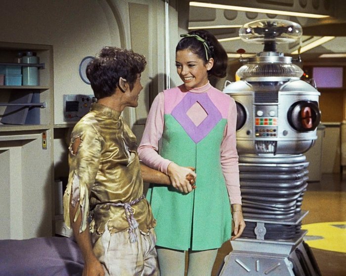 Angela Cartwright Lost in Space 8X10 Photo Zhl 52