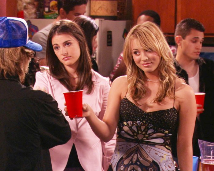 Kaley Cuoco Big Bang Theory 8X10 Photo Zhk 03