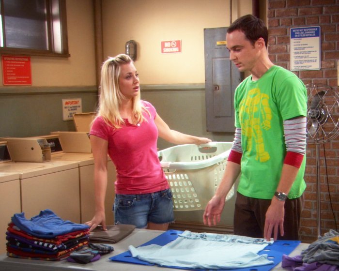 Kaley Cuoco Big Bang Theory 8X10 Photo Zih 13