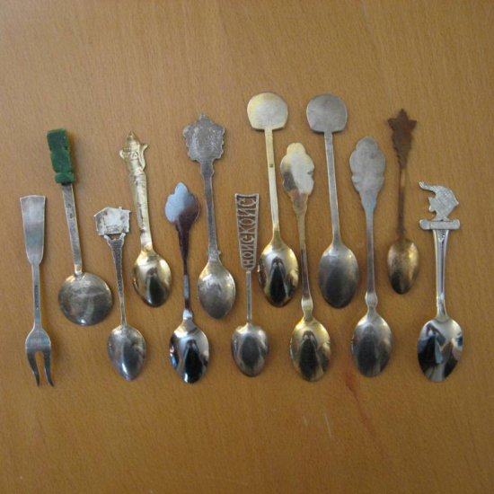 12 Small Collectors Spoons and 1 Fork Countries of the World Korea Hong