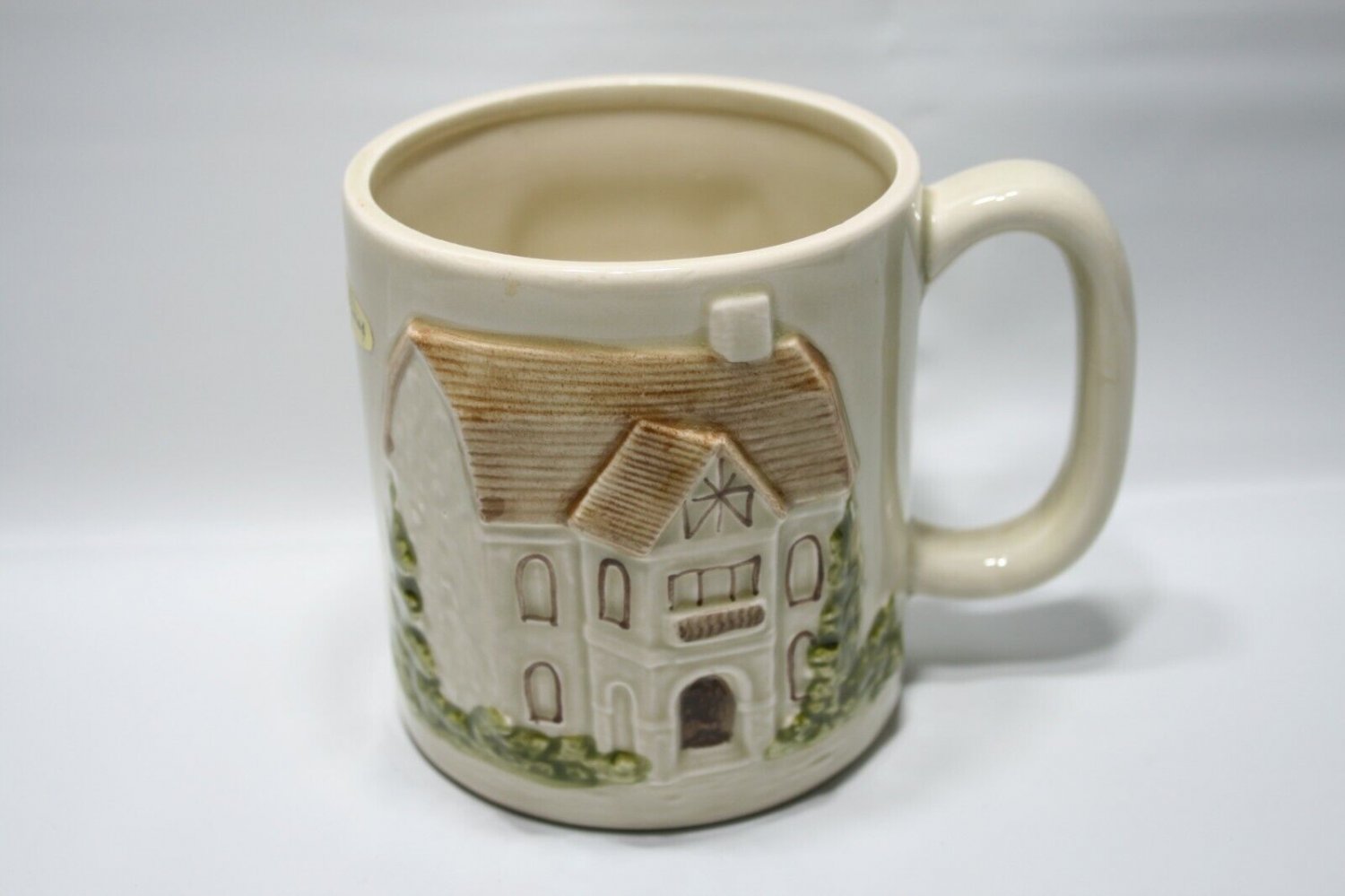 1980 Otagiri Handpainted Embossed Colonial House Coffee Mug Cup OMC Japan