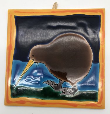 VINTAGE A TE HUIA GLAZED DECORATIVE TILE FROM NEW ZEALAND WITH KIWI BIRD 6&acirc;��