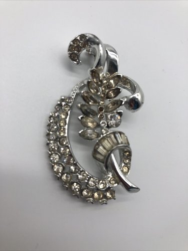 Vintage 1950 Style Crystal Clear Rhinestone Silver Spray Pin Brooch 2&acirc;��
