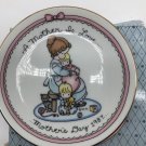 Joan Walsh Anglund 1987 Avon 5” Mini Plate “A Mother Is Love” MOTHERS DAY