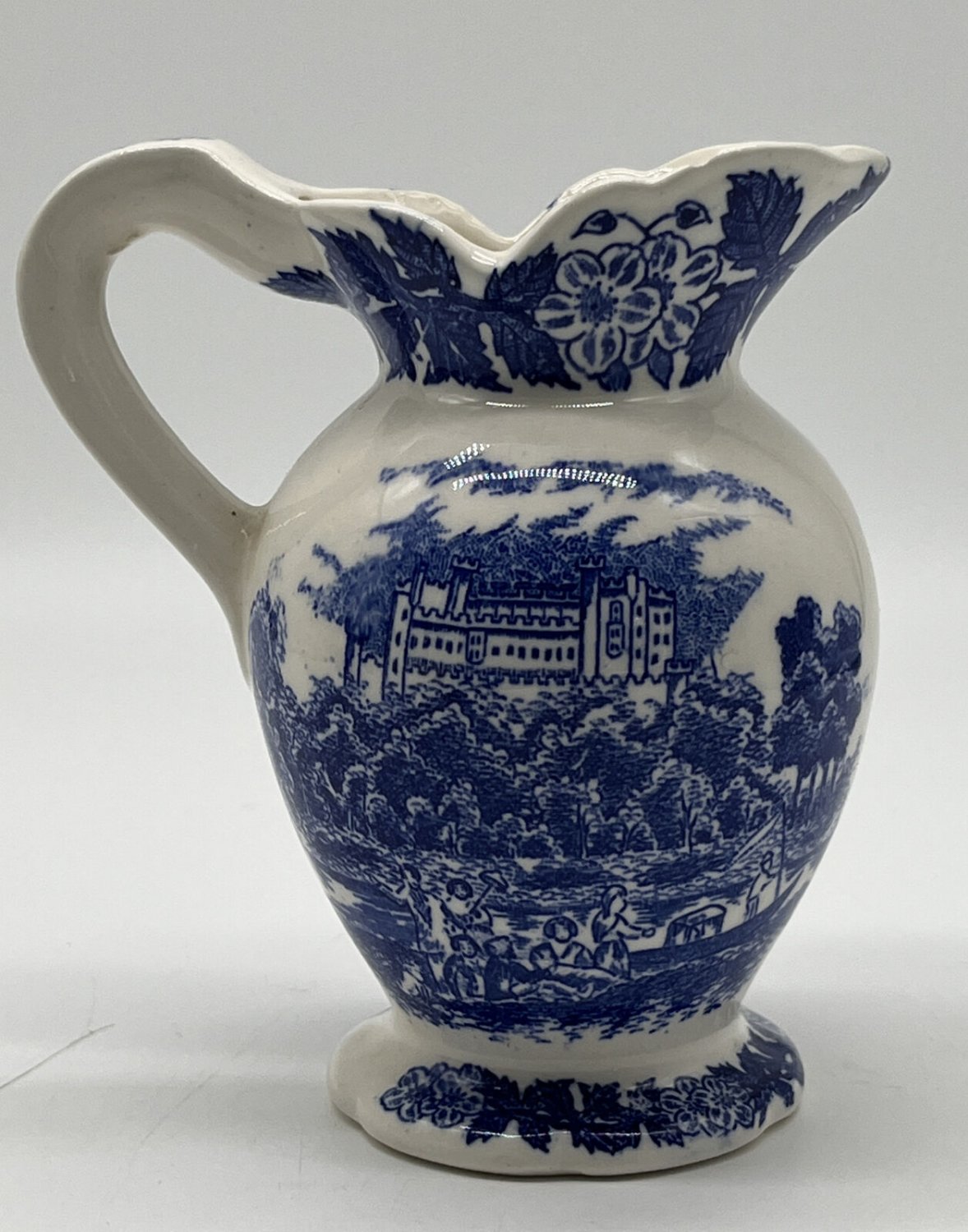 VINTAGE TILSO JAPAN CHINA BLUE AND WHITE BLUE WILLOW PITCHER 5”