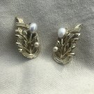 VINTAGE 2 SIGNED CORO GOLD-TONE FAUX PEARLS LEAVES CLIP ON EARRINGS