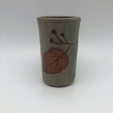 Stunning 5&acirc;�� Hand Made Glazed Leaf Pottery Green Vase EUC Signed Mary Jane 92&acirc;��