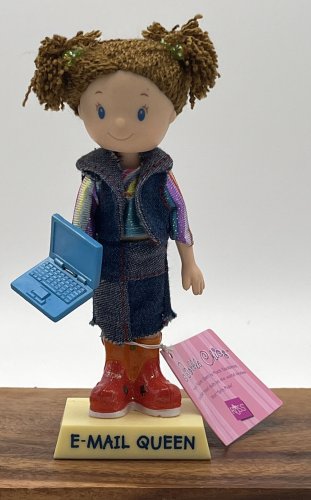 Russ &acirc;��E-Mail Queen&acirc;�� Bobblehead 7&acirc;�� Girl Powrrr Bobble-Chic Laptop Computer Teen