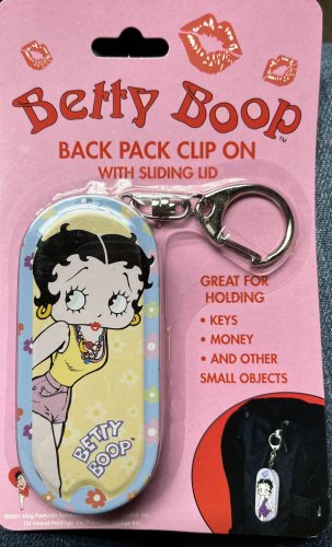 VTG 2001 Betty Boop Back Pack Clip On Tin Key or Money Holder Keychain NOS