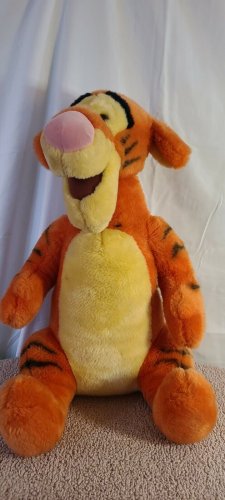 Mattel Winnie the Pooh Plush Tigger 20" Toys r Us New with tags