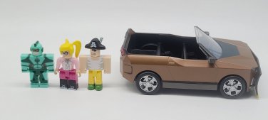 Roblox Toy Car Brown Copper color Convertible Vehicle w/ 3 Figures