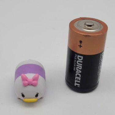 Disney Tsum Tsum Disney Store Collectible Vinyl Figure Daisy Duck