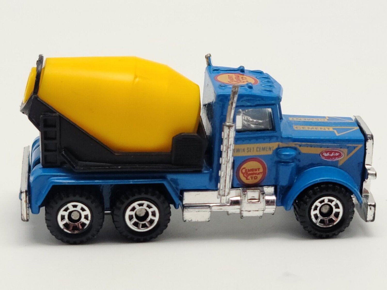 1981 Matchbox Peterbilt "Cement Company Ltd" Semi Truck Mixer Diecast 180 Macau