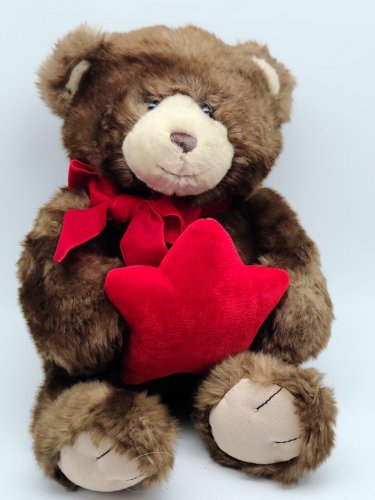 Gund Make-A-Wish Zales Plush Cream Teddy Bear Holding Red Gift Box - CLEAN