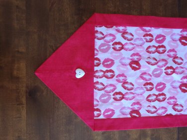 Valentine Lips Table Runner