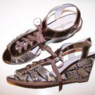 GIRLY GIRL London Women sz 8 Brown Wedge Shoes
