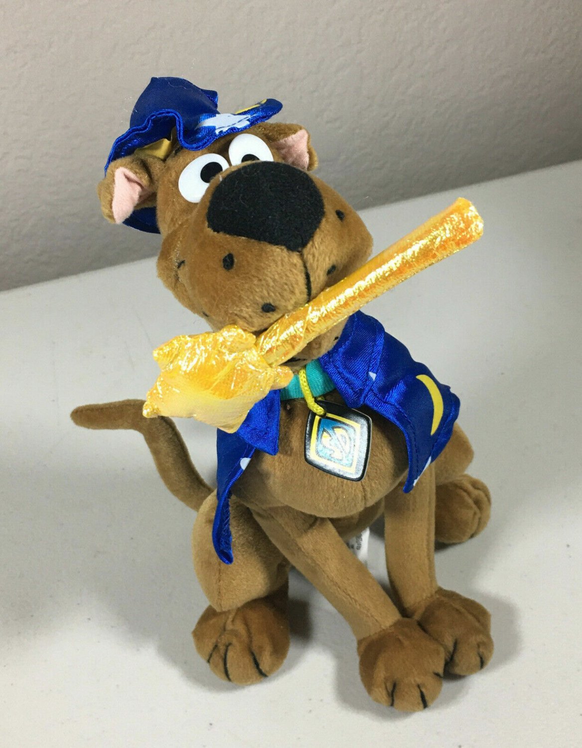 Cartoon Network Scooby Doo 9&acirc;�� Plush Wizard Cape Star Wand NWT