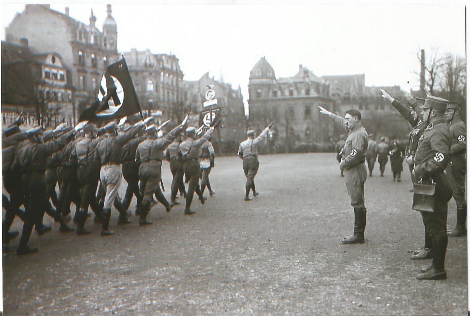 GERMAN WW2 Photo --  Adolf Hitler