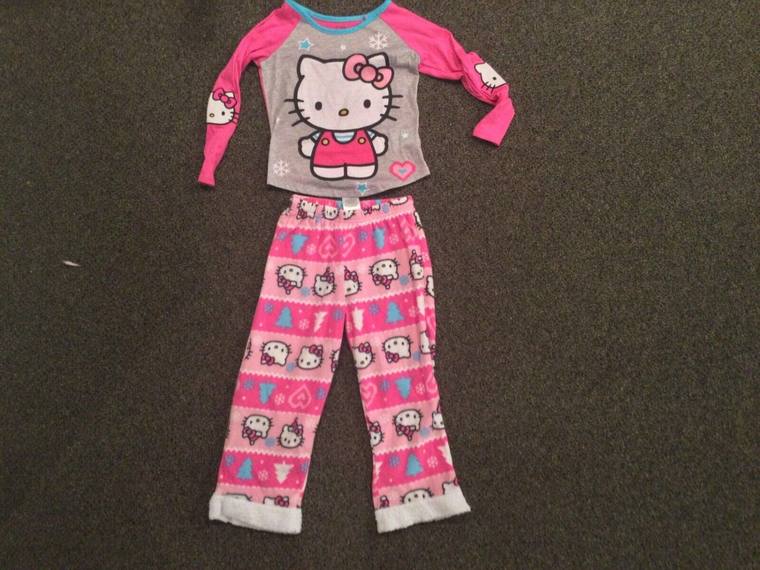 Hello Kitty Girl&acirc;��s Pajama Set, Size XS (4/5)