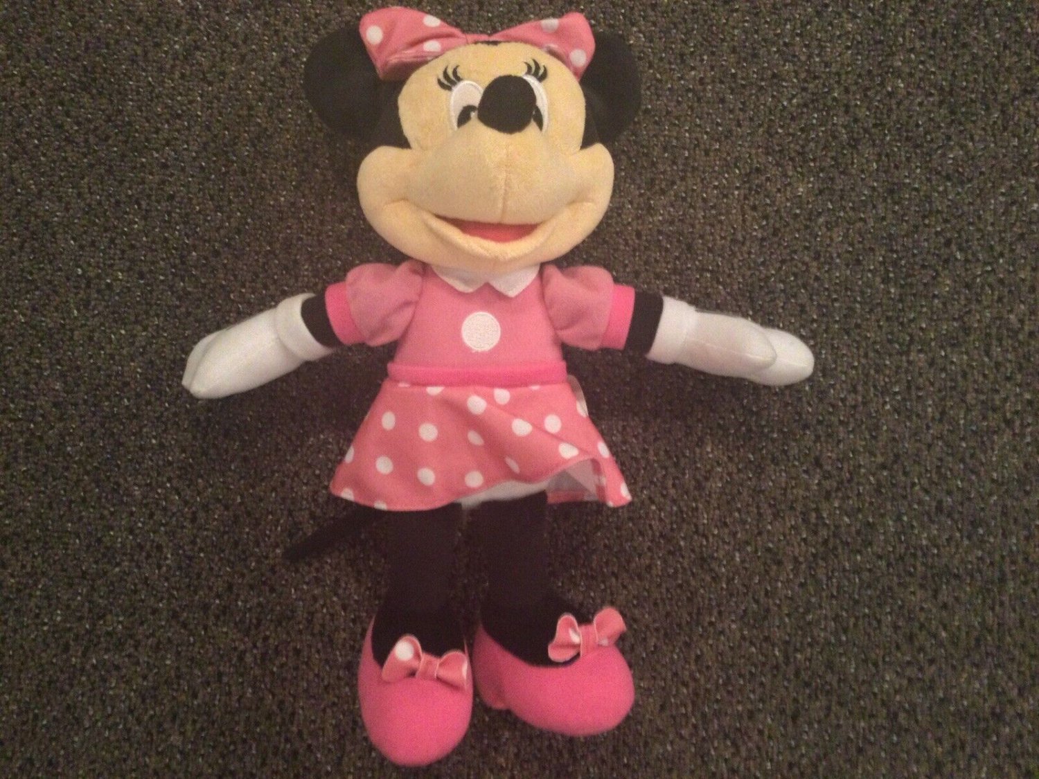 Singing and Talking Disney Minnie Mouse Doll