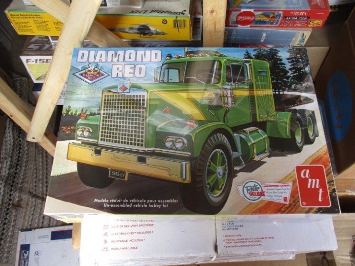 AMT Diamond Reo 1/25 scale