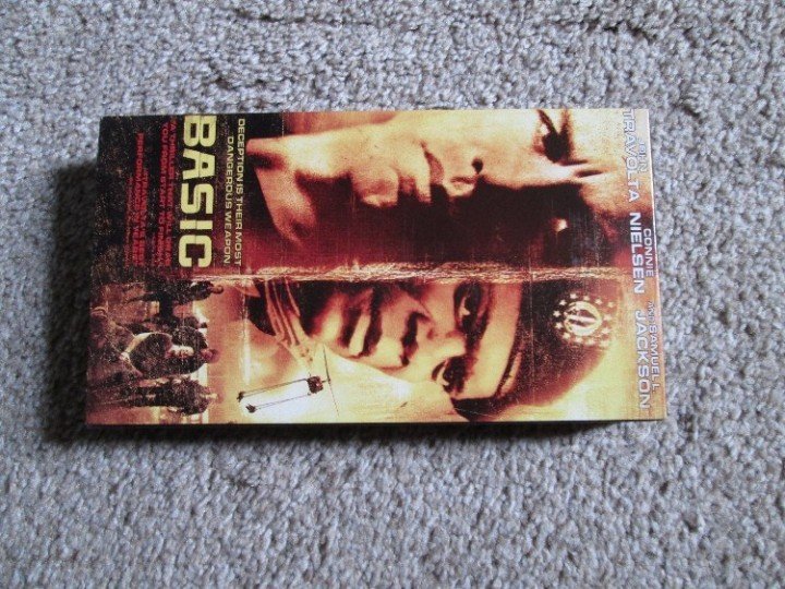 Basic VHS John Travolta and Samuell Jackson
