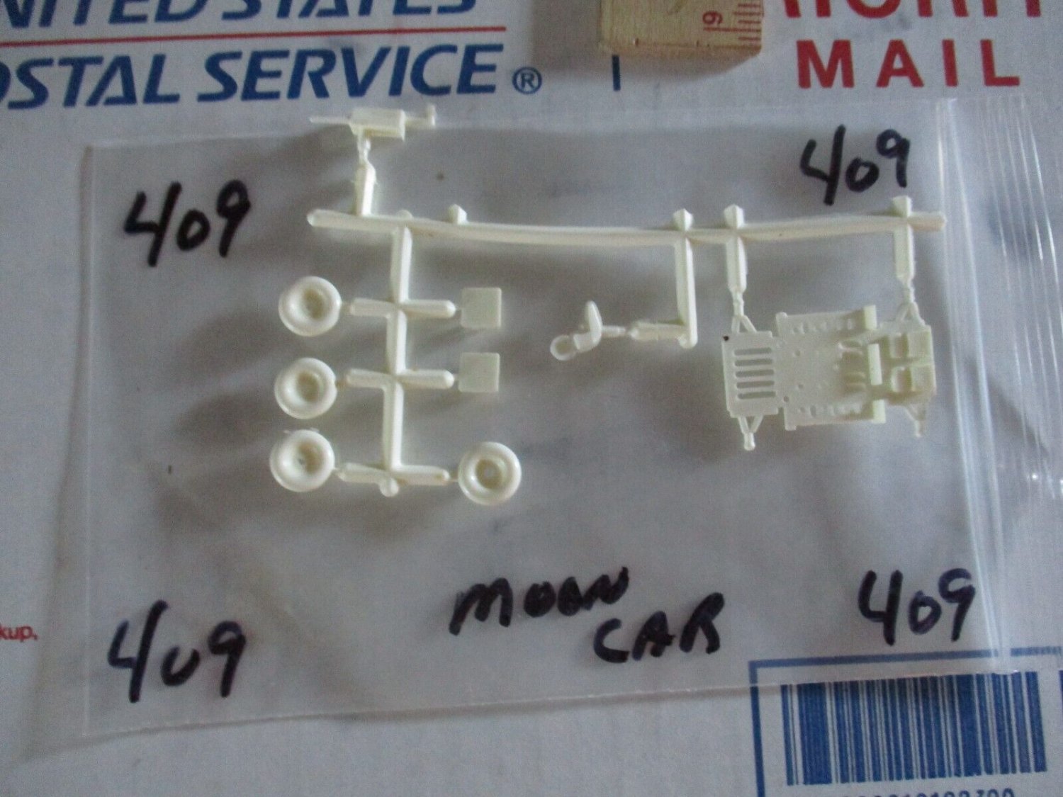MOON CAR USED ON THE MOON SCALE UNKNOWN PACKAGE # 409