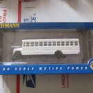 BACHMANN HO BUS W/HIGH RAILERS COLOR WHITE NEW NEVER PLAYED WITH