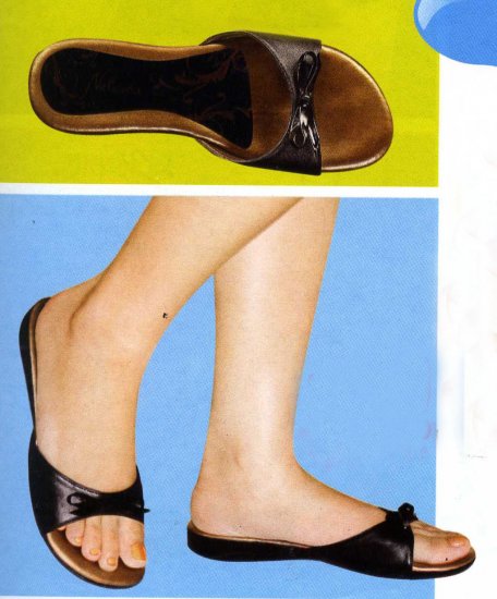 NLS-CLE Black Low Heeled Sandals