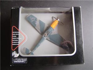 New Ray Motorize Propella BF-109 Fighter PLANE MIB 1:48