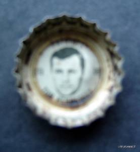 1960's Coke Bottle Cap Football NFL New England Patriots Tom Hennessey
