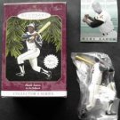 1997 Hallmark Keepsake Ornament Hank Aaron Atlanta Braves with Baseball Card